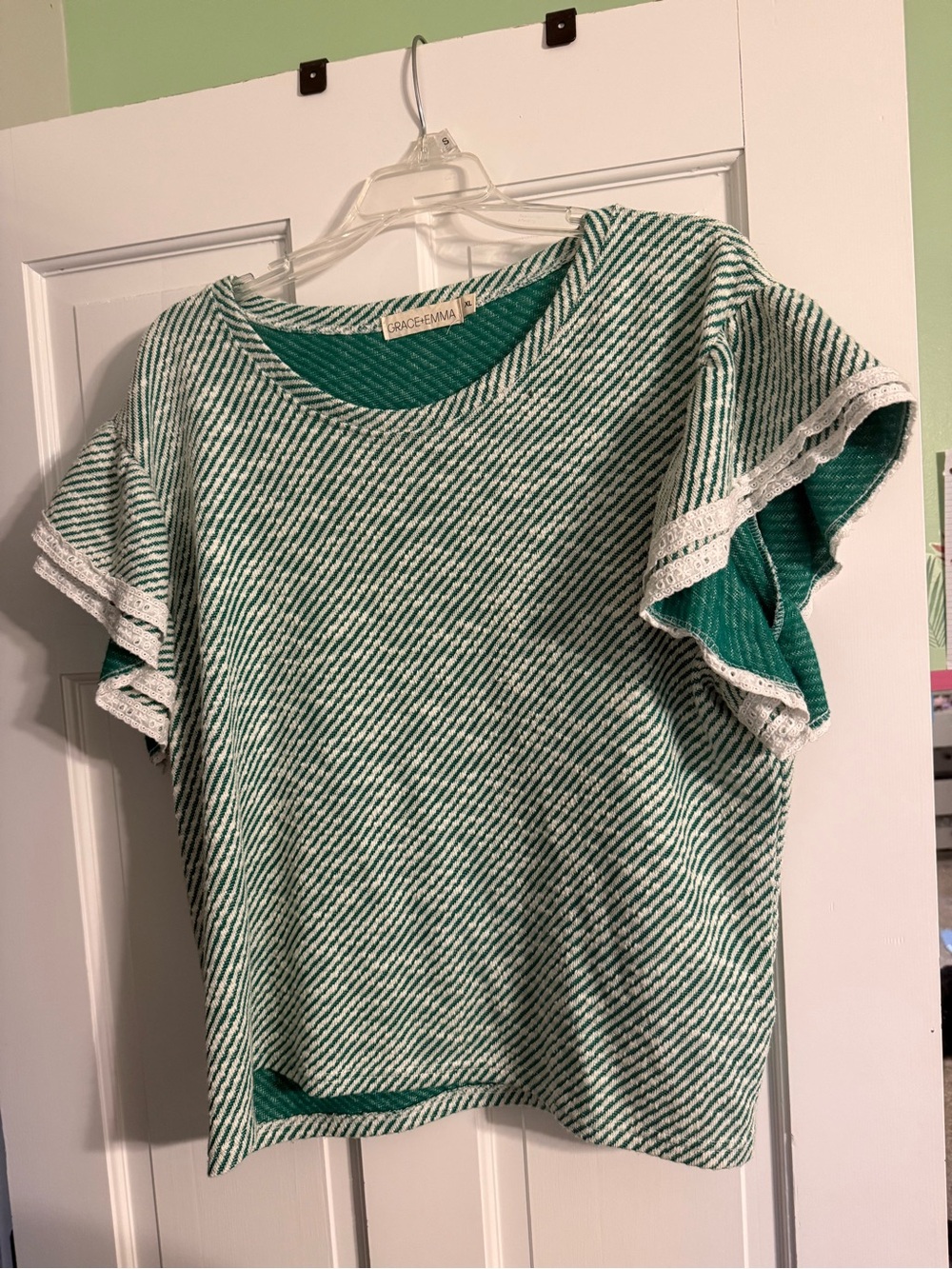 Grace + Emma Green Striped Lace-Trim Flutter Sleeve Tunic
